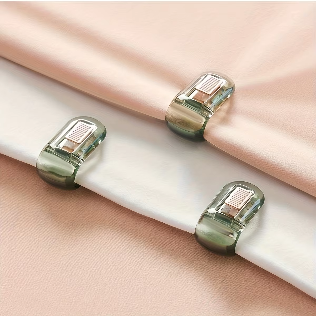 6pcs Duvet Clips Sheet Quilt Anti-Slip Clips Hotel Curtain Duvet Covers Buckles Home Traceless Anti-Run Sofa Covers Fixing Clips